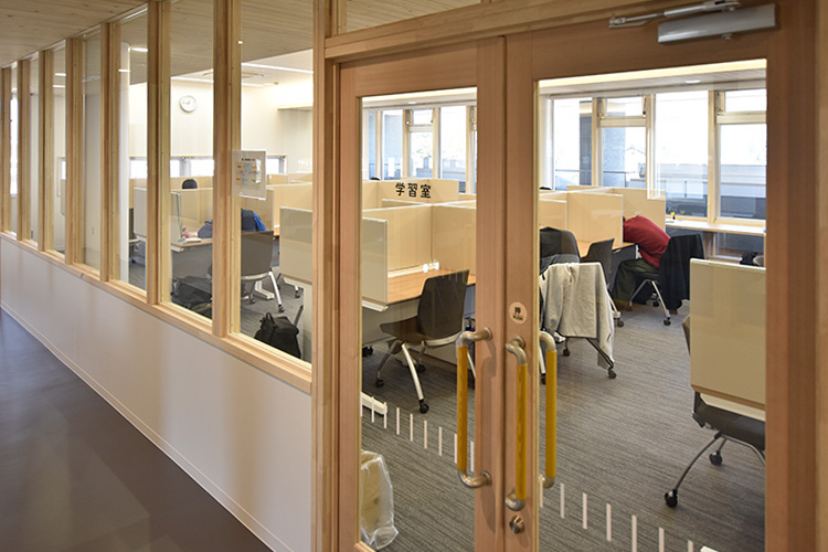 学習室 箕輪町防災交流施設 みのわBASE